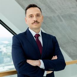 高盛：美股创新高之际对冲基金加速撤离科技股 转向消费必需品股